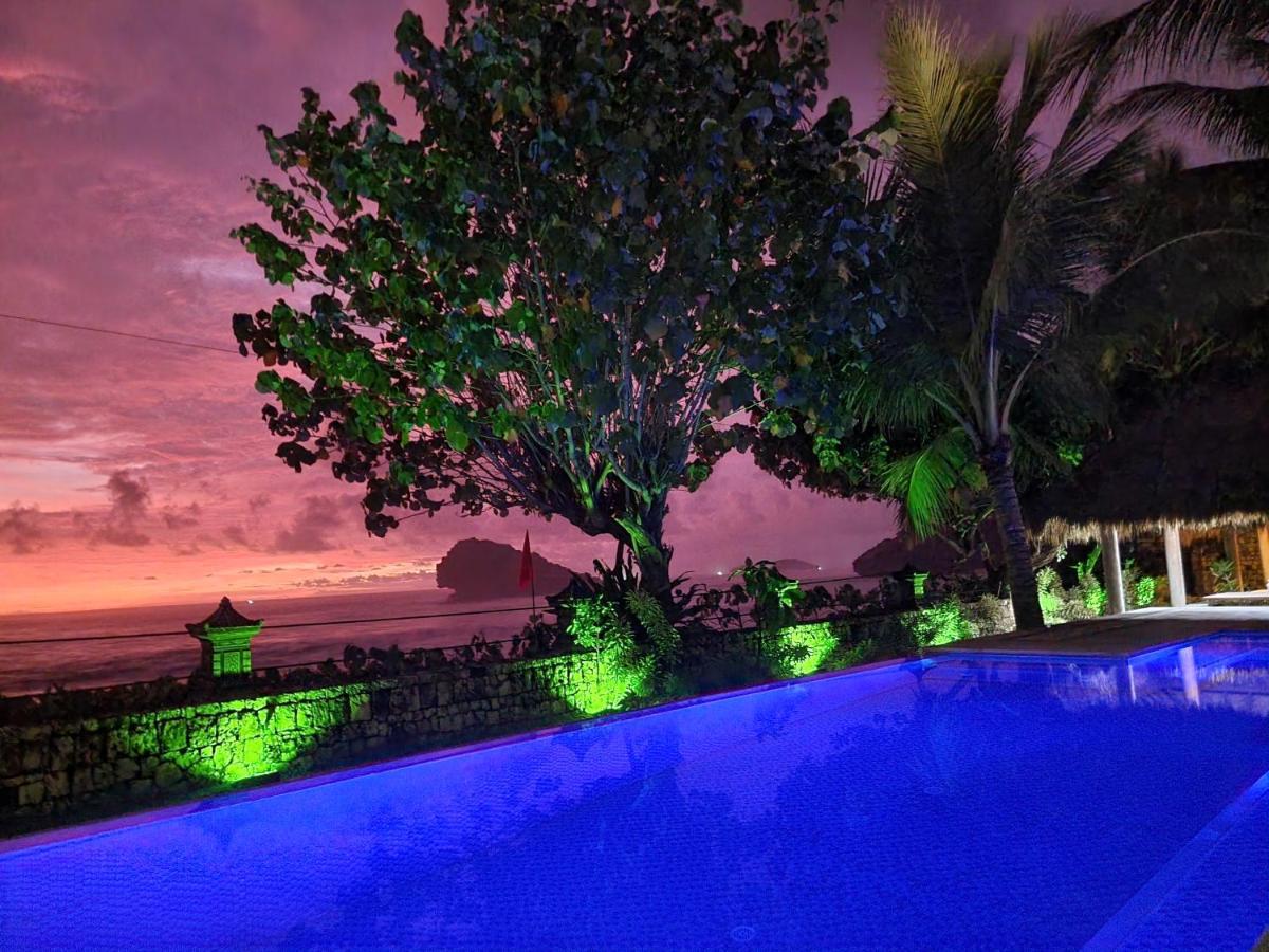 Istana Ombak Eco Resort Pacitan Kültér fotó