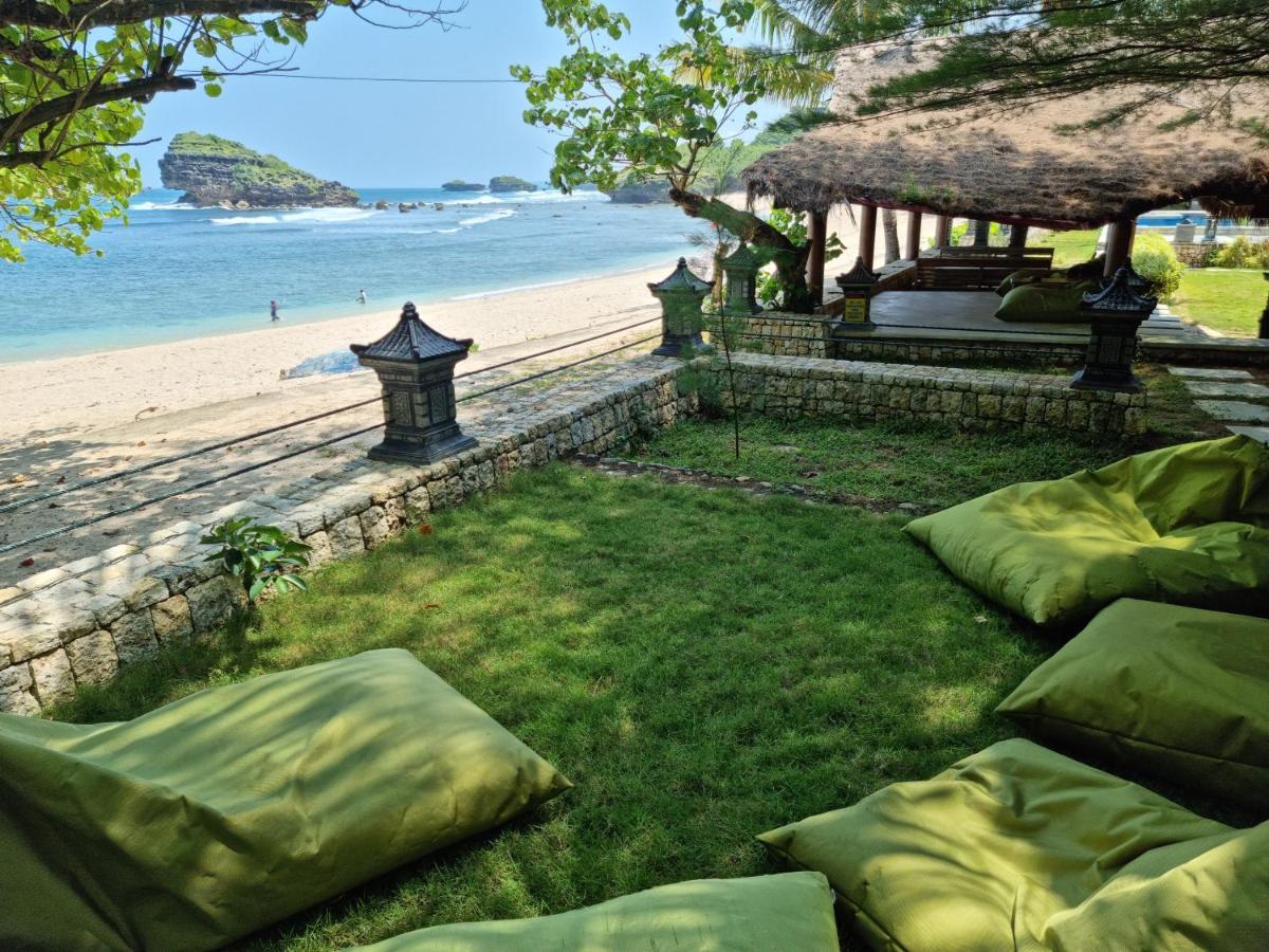 Istana Ombak Eco Resort Pacitan Kültér fotó