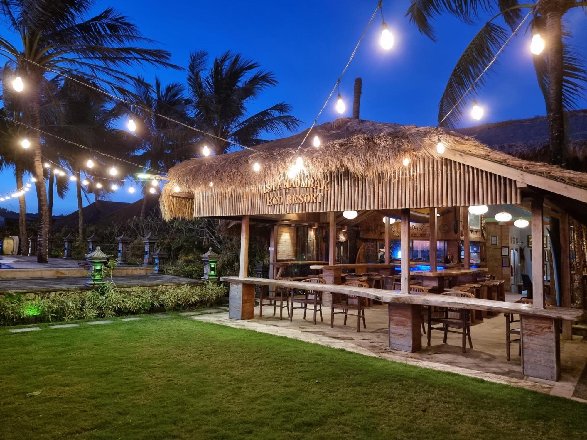 Istana Ombak Eco Resort Pacitan Kültér fotó
