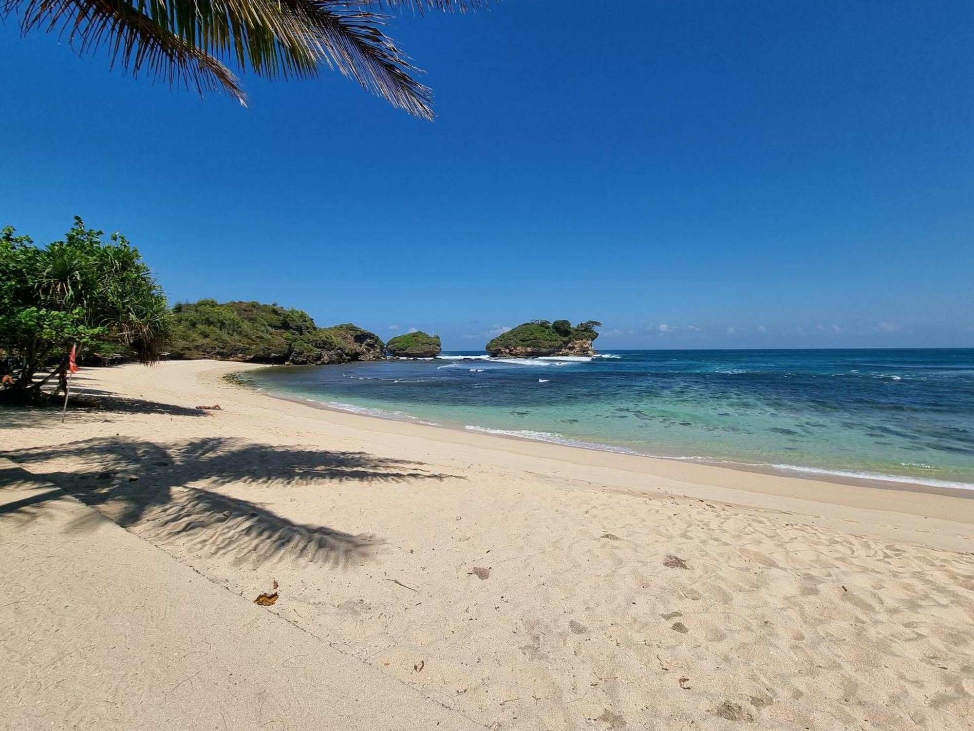 Istana Ombak Eco Resort Pacitan Kültér fotó