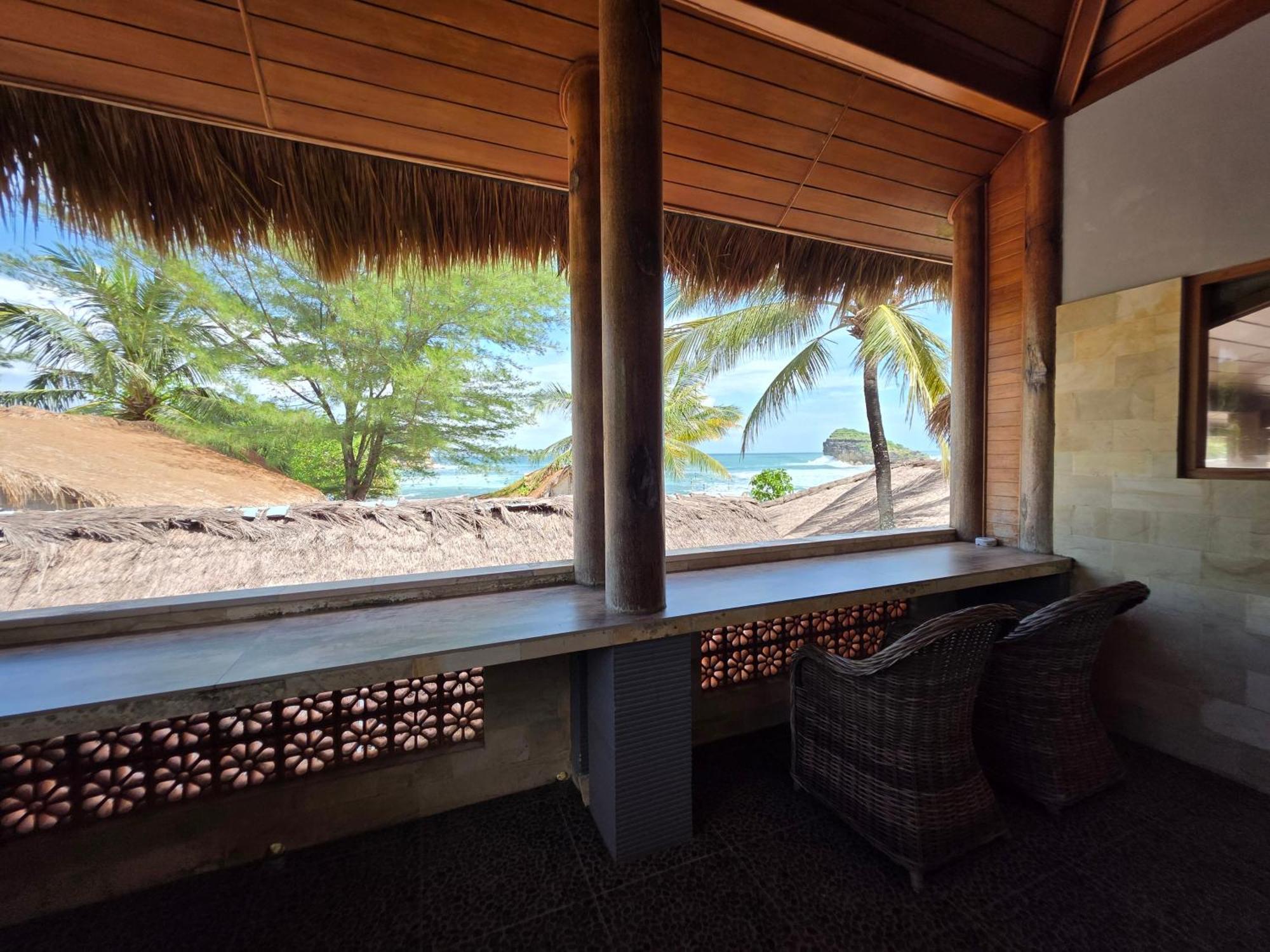 Istana Ombak Eco Resort Pacitan Kültér fotó